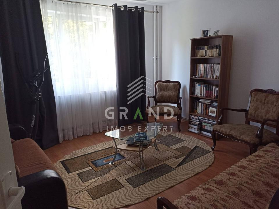 Apartament 4 camere, str. Mehedinti, Mănăstur