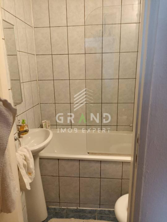 Apartament 4 camere, str. Mehedinti, Mănăstur