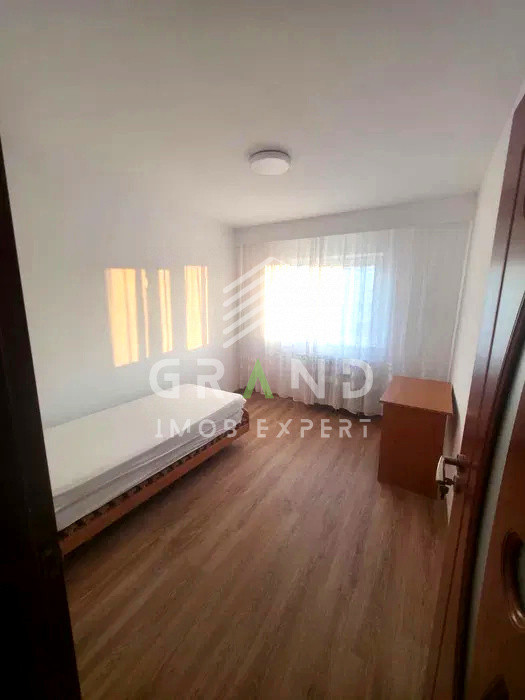 3 camere decomandat | 65 mp | 2 bai | Balcon | Str.Campului–Manastur