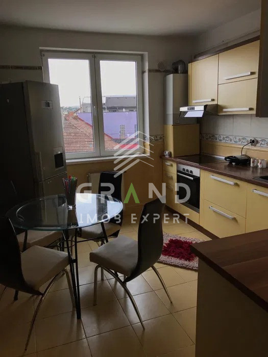 Apartament 2 camere + parcare subterană + loc parcare exterior, zona București