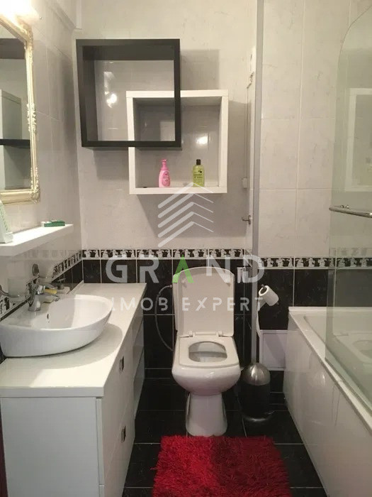 Apartament 2 camere + parcare subterană + loc parcare exterior, zona București