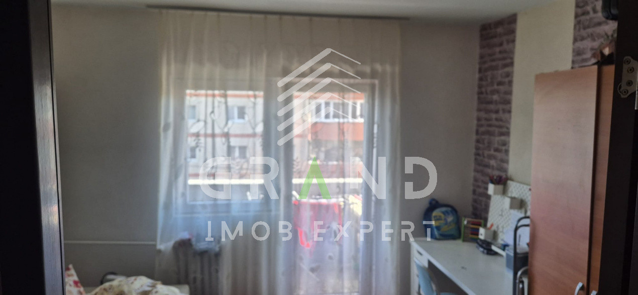 Apartament 3 camere decomandate, etaj intermediar, în Grigorescu