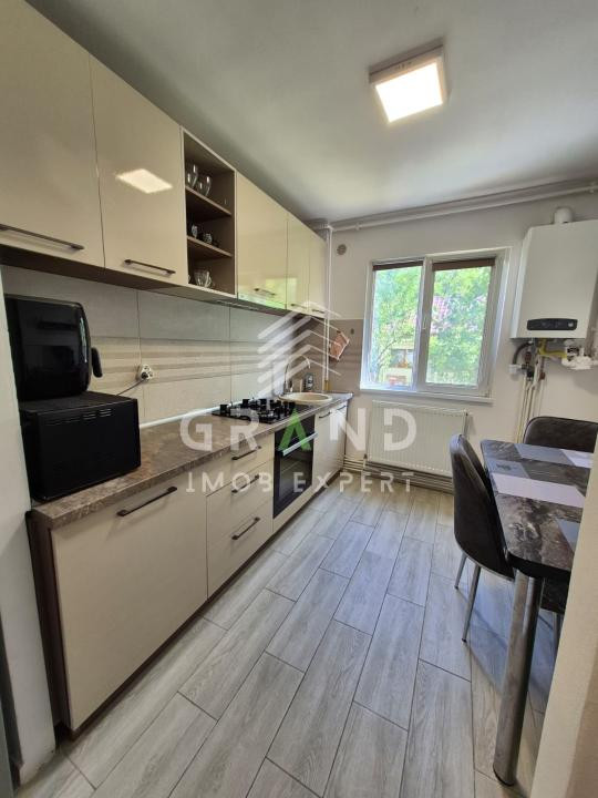 Apartament de vanzare 3 camere , 65 mp ,Manastur.
