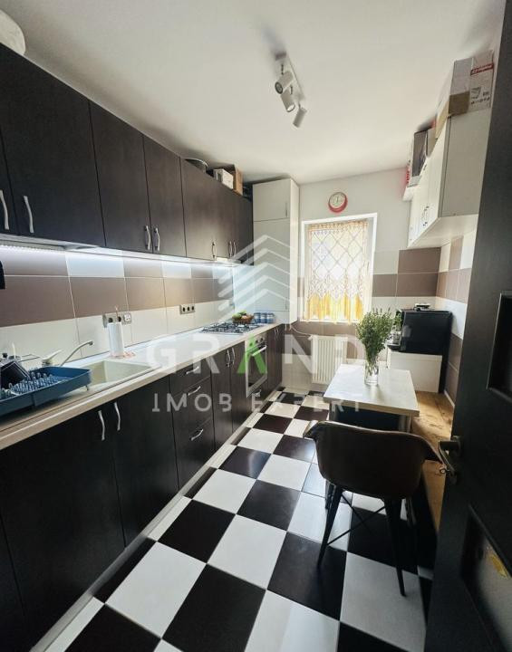 Apartament 2 camere de vanzare, 60 mp, Floresti.