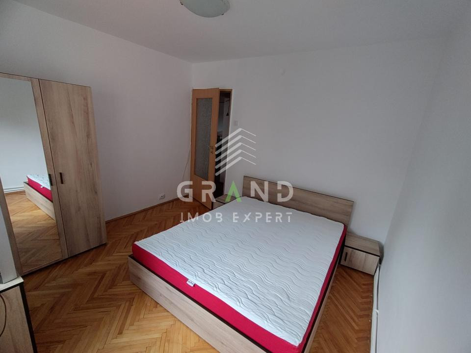 4 camere | Str.Nicolae Titulescu/Gheorgheni | Etaj 2/4 | 78 mp+balcon | Boxă 