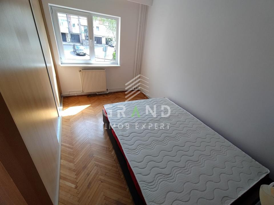 4 camere | Str.Nicolae Titulescu/Gheorgheni | Etaj 2/4 | 78 mp+balcon | Boxă 