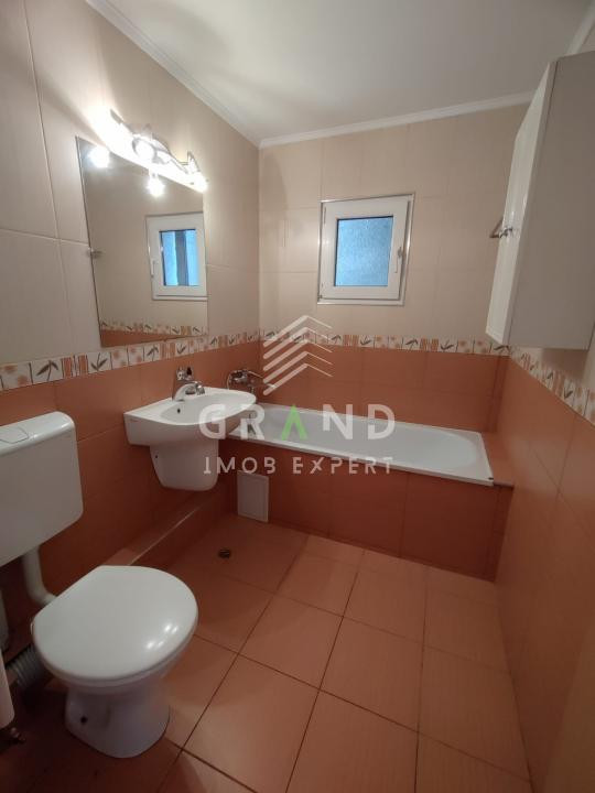 4 camere | Str.Nicolae Titulescu/Gheorgheni | Etaj 2/4 | 78 mp+balcon | Boxă 