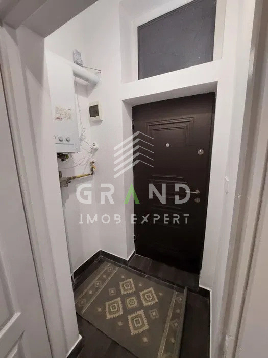 Garsoniera moderna de vanzare in zona centrala,langa Liceul Mihai Eminescu 