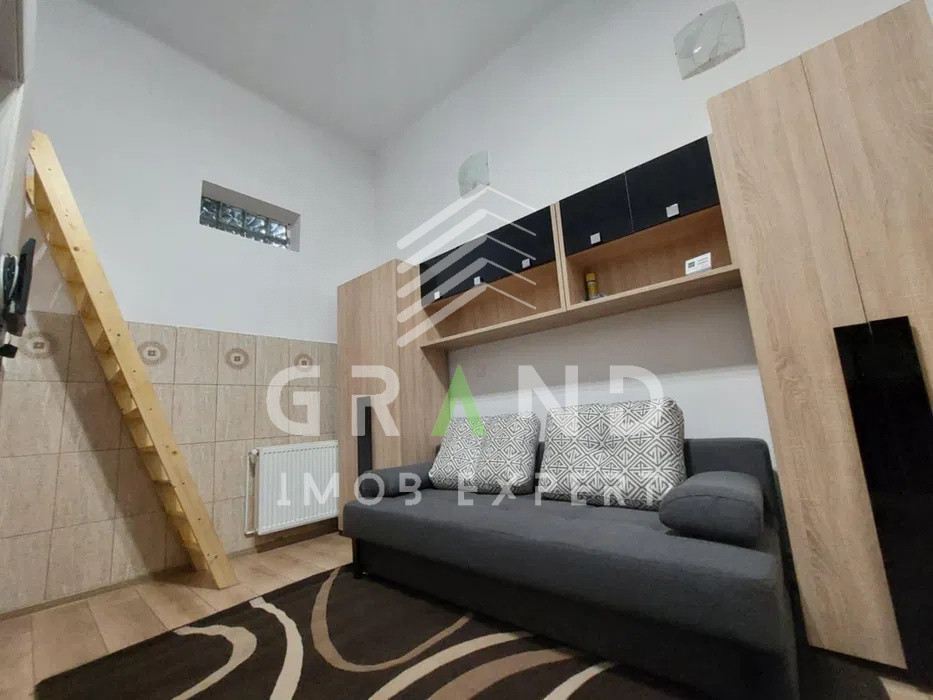 Garsoniera moderna de vanzare in zona centrala,langa Liceul Mihai Eminescu 