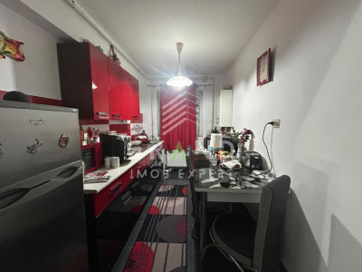 Apartament de vanzare 2 camere decomandate, Eroilor, Floresti!