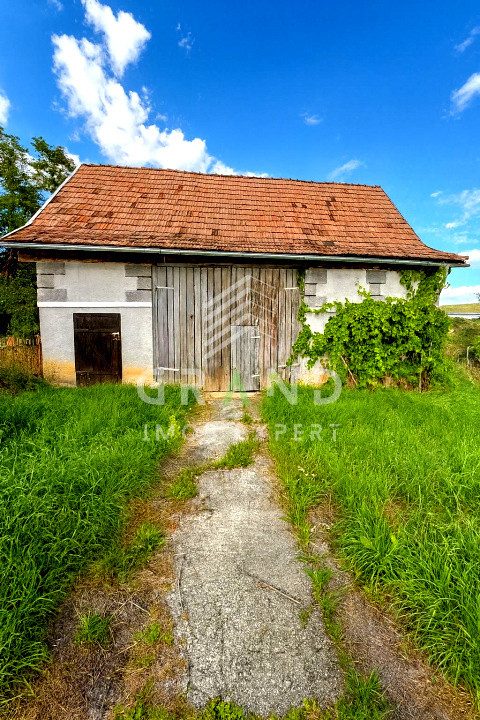 Casa cu teren 3475 mp intravilan Mihaiesti Sanpaul la 28 km de Cluj