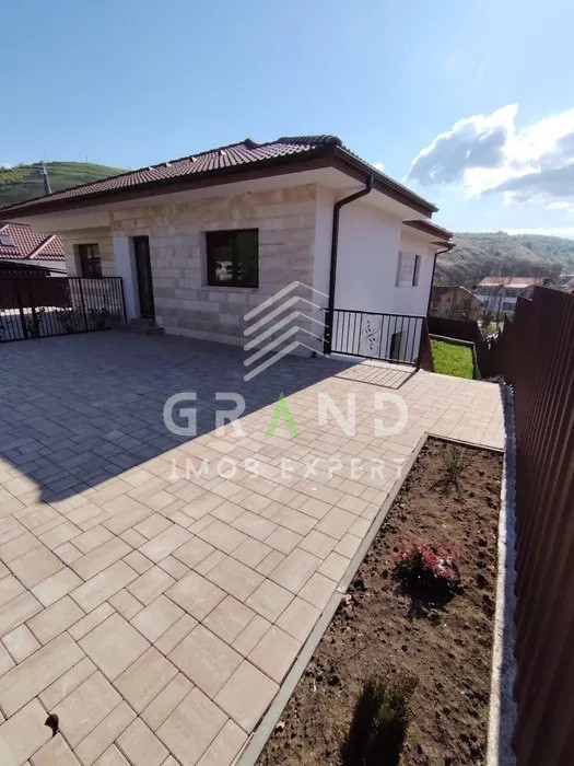 Vând Duplex modern I NOU în Tăuți, Florești