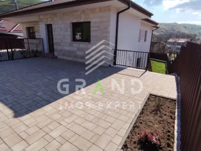 Vând Duplex modern I NOU în Tăuți, Florești