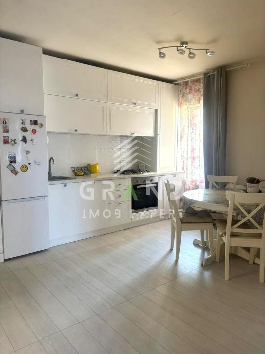 Apartament 2 camere decomandate | balcon | parcare |zona Florilor