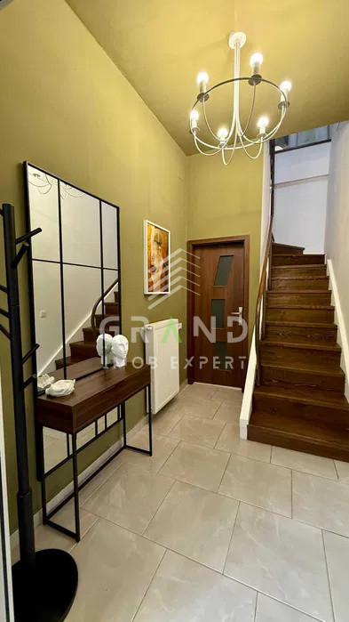 Inchiriere Casa pe doua nivele | 3 Camere | 2 Bai | Terasa | Piata Mihai Viteazu