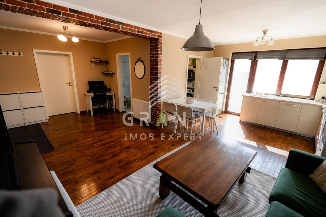 Apartament 2 camere de vanzare , Floresti