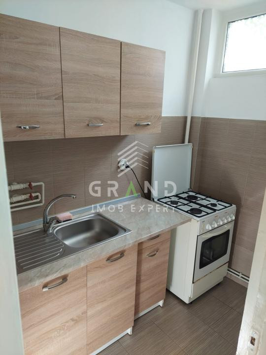 GARSONIERĂ 28mp | BALCON | ORIENTARE VEST | ZONA CĂII FLOREȘTI–MĂNĂȘTUR 