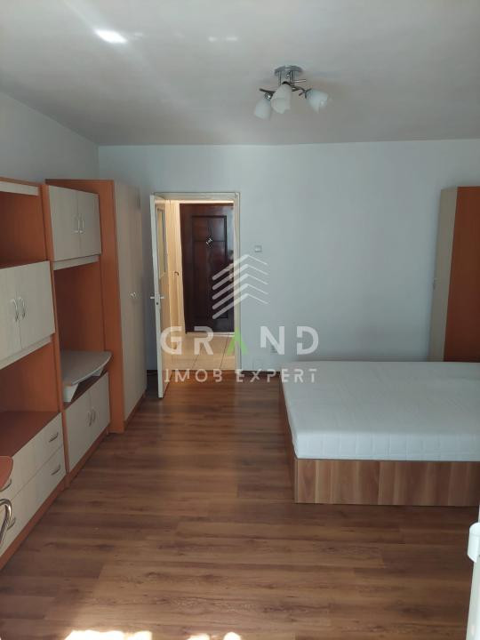 GARSONIERĂ 28mp | BALCON | ORIENTARE VEST | ZONA CĂII FLOREȘTI–MĂNĂȘTUR 