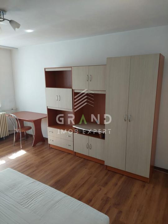 GARSONIERĂ 28mp | BALCON | ORIENTARE VEST | ZONA CĂII FLOREȘTI–MĂNĂȘTUR 