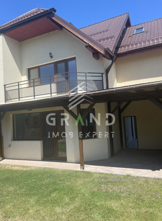 Casă SPAȚIOASĂ 7 camere | Terasă+Balcoane | Garaj | Curte proprie | Bună Ziua 