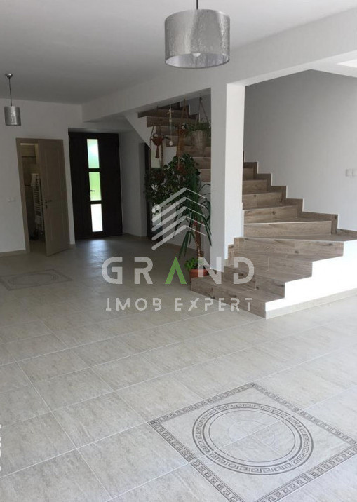 Casă SPAȚIOASĂ 7 camere | Terasă+Balcoane | Garaj | Curte proprie | Bună Ziua 