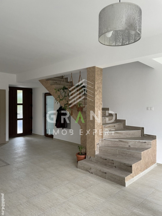 Casă SPAȚIOASĂ 7 camere | Terasă+Balcoane | Garaj | Curte proprie | Bună Ziua 