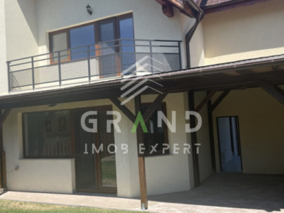 Casă SPAȚIOASĂ 7 camere | Terasă+Balcoane | Garaj | Curte proprie | Bună Ziua 