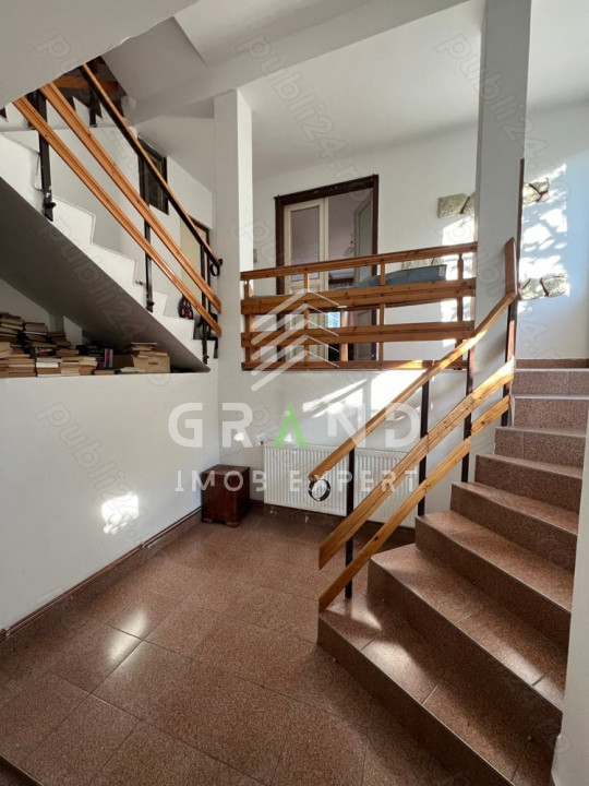 Casa 4 camere | 4 bai | 2 bucatarii | GARAJ | zona Semicentrala/Paris