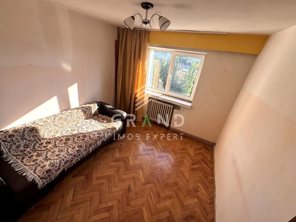 2 CAMERE DECOMANDATE | BALCON ÎNCHIS | BECI | CLĂBUCET/MĂNĂȘTUR