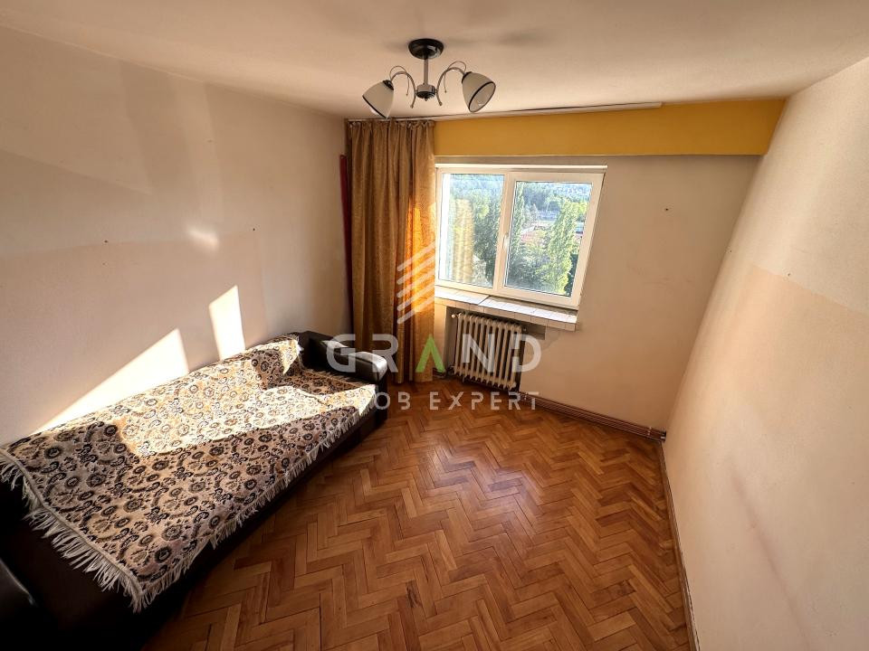 2 CAMERE DECOMANDATE | BALCON ÎNCHIS | BECI | CLĂBUCET/MĂNĂȘTUR