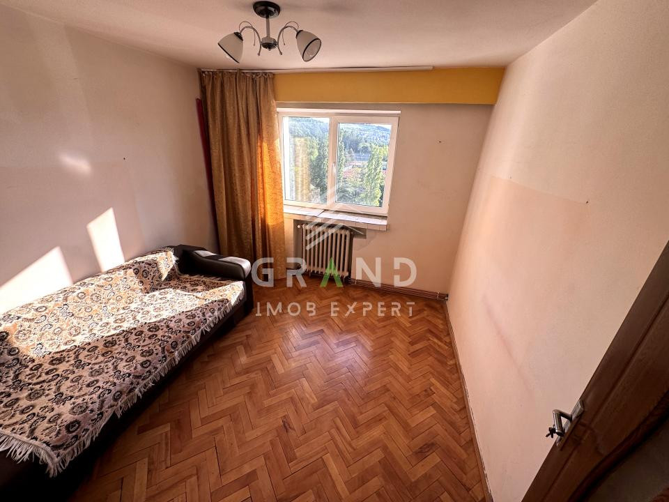 2 CAMERE DECOMANDATE | BALCON ÎNCHIS | BECI | CLĂBUCET/MĂNĂȘTUR