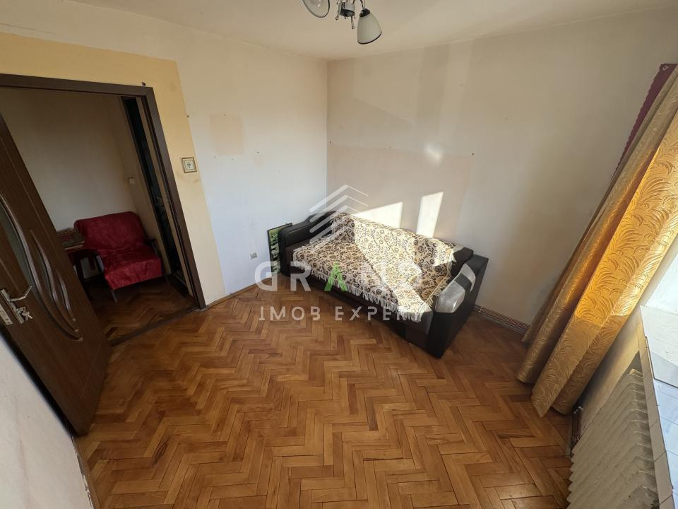 2 CAMERE DECOMANDATE | BALCON ÎNCHIS | BECI | CLĂBUCET/MĂNĂȘTUR