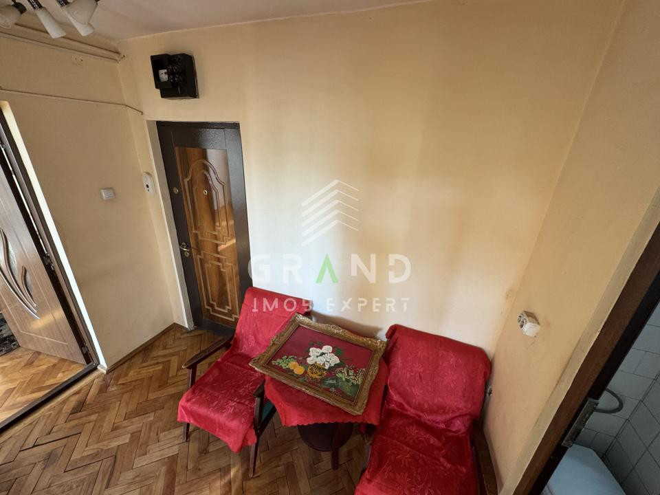 2 CAMERE DECOMANDATE | BALCON ÎNCHIS | BECI | CLĂBUCET/MĂNĂȘTUR