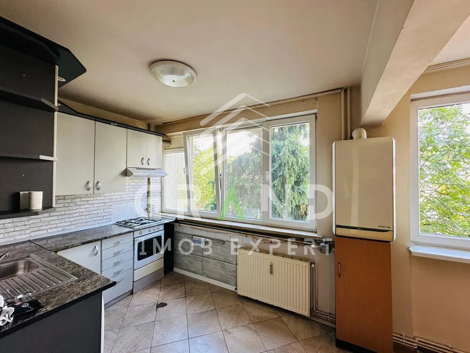 Apartament 3 camere, etaj intermediar, cartier Grigorescu