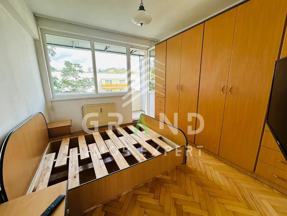 Apartament 3 camere, etaj intermediar, cartier Grigorescu