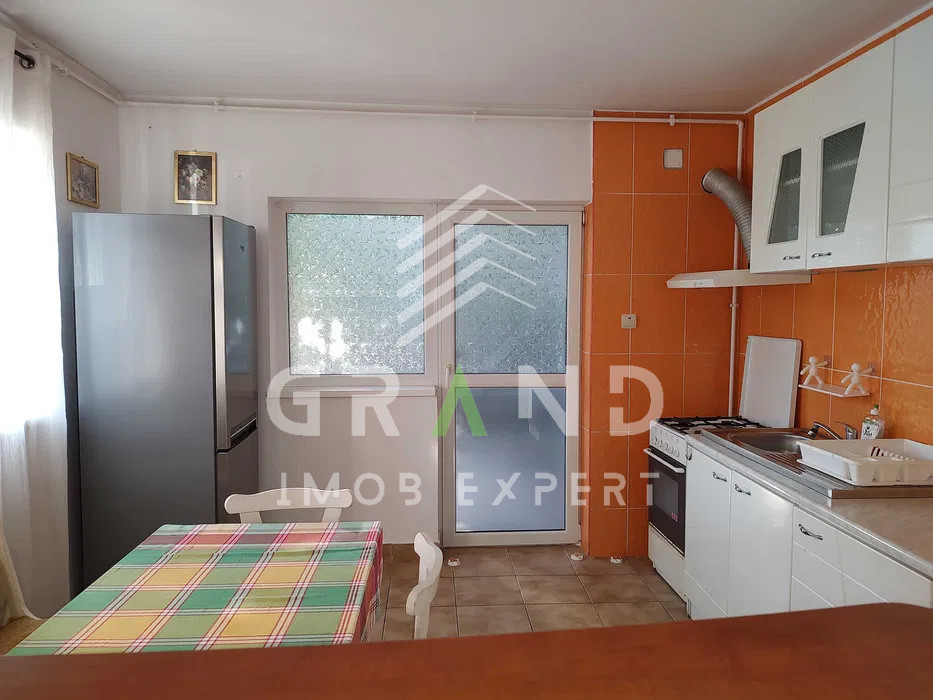 Casa individuală de închiriat | 3 camere | Curte | Terasă | Garaj | Gazon | Jucu