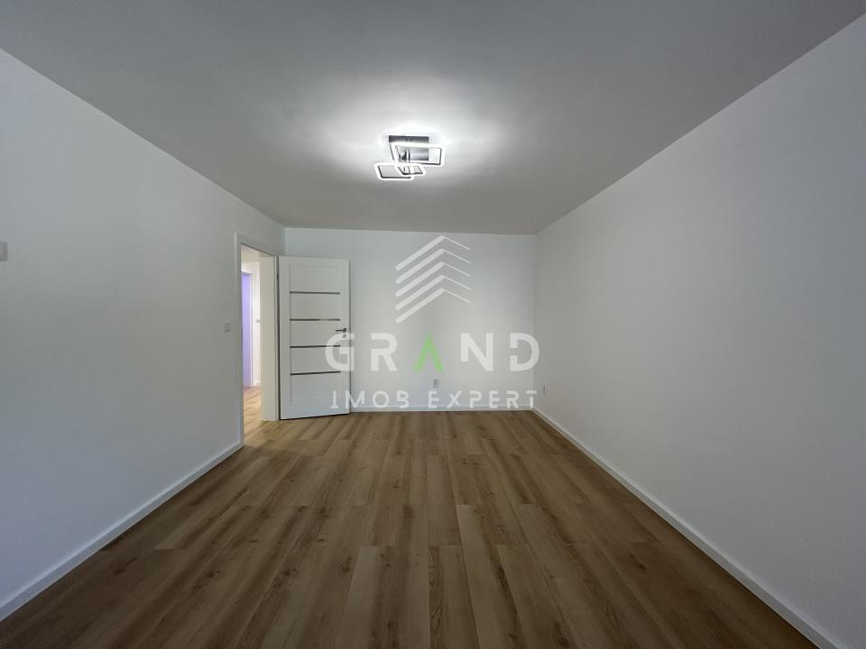Apartament 3 camere de vanzare, 2 bai , Zorilor 