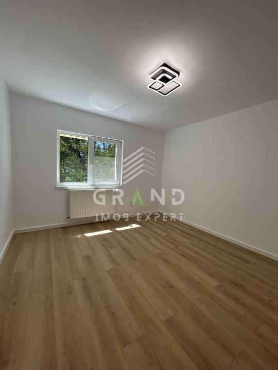 Apartament 3 camere de vanzare, 2 bai , Zorilor 