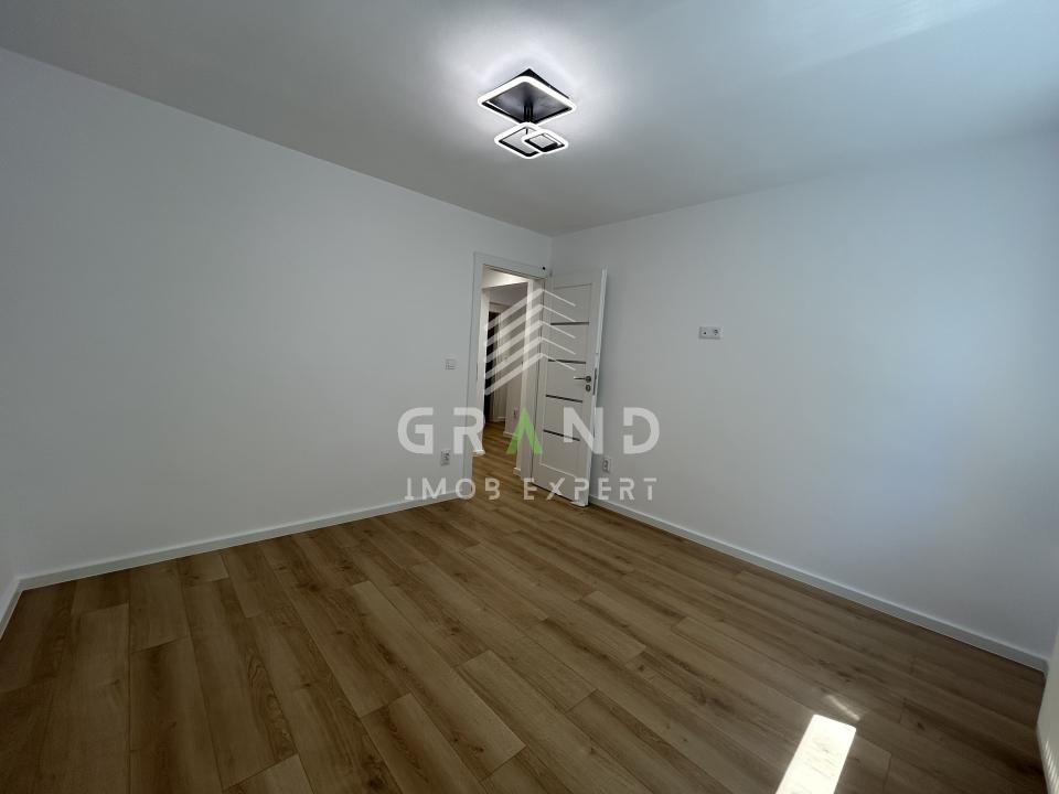 Apartament 3 camere de vanzare, 2 bai , Zorilor 