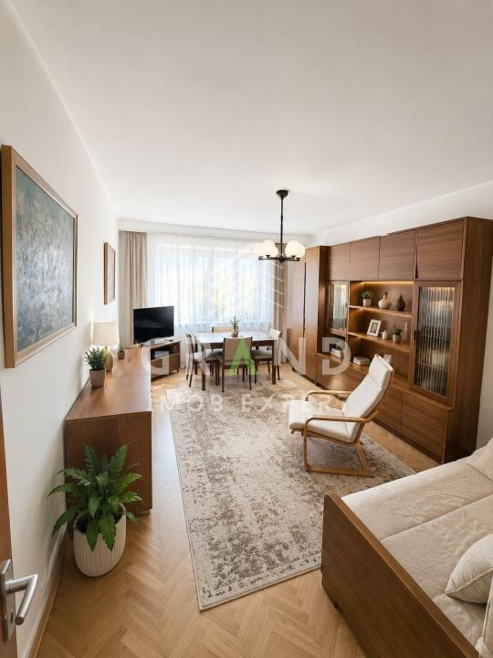 Apartament 3 camere, zona McDonalds, Minerva