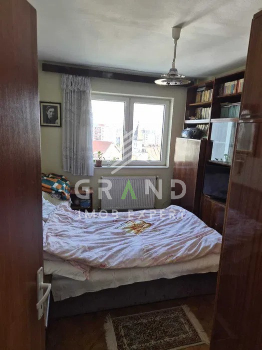 Apartament 3 camere, zona McDonalds, Minerva