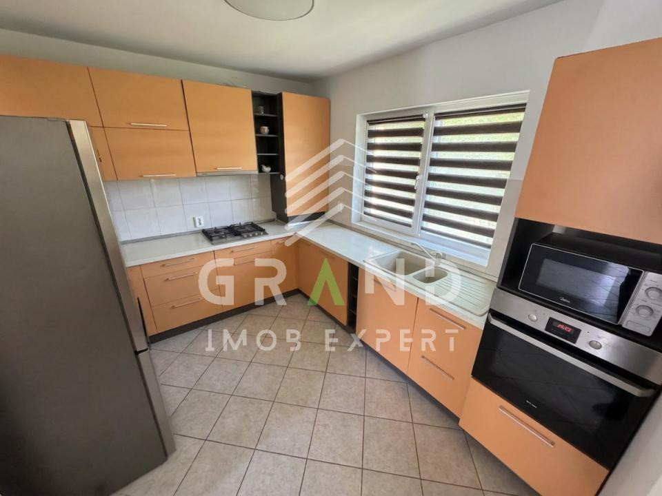 Casă tip duplex spre închiriere în Iris | 4 camere | Garaj+parcare /Zonă de case