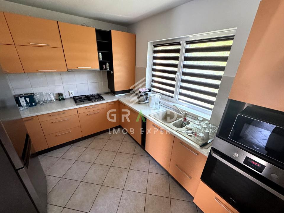 Casă tip duplex spre închiriere în Iris | 4 camere | Garaj+parcare /Zonă de case