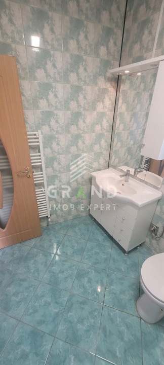 Casă tip duplex spre închiriere în Iris | 4 camere | Garaj+parcare /Zonă de case