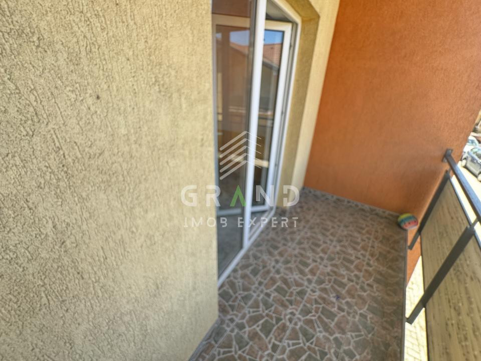 Casă tip duplex spre închiriere în Iris | 4 camere | Garaj+parcare /Zonă de case
