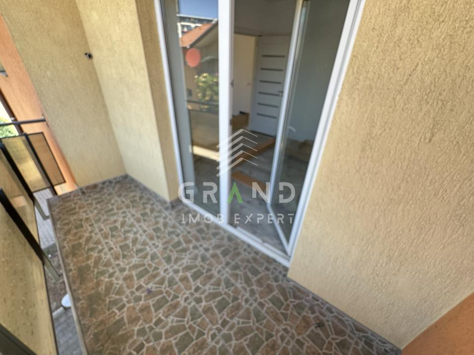 Casă tip duplex spre închiriere în Iris | 4 camere | Garaj+parcare /Zonă de case