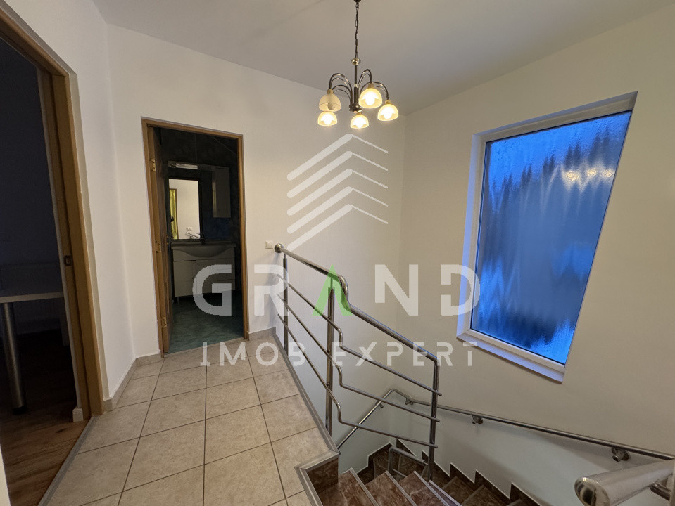 Casă tip duplex spre închiriere în Iris | 4 camere | Garaj+parcare /Zonă de case