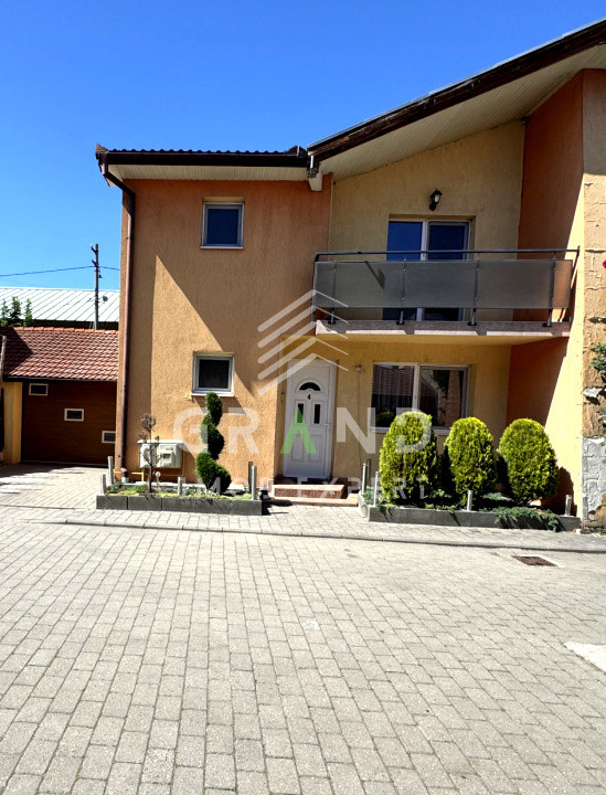 Casă tip duplex spre închiriere în Iris | 4 camere | Garaj+parcare /Zonă de case