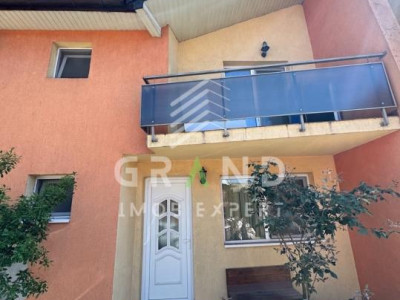 Casă tip duplex spre închiriere în Iris | 4 camere | Garaj+parcare /Zonă de case