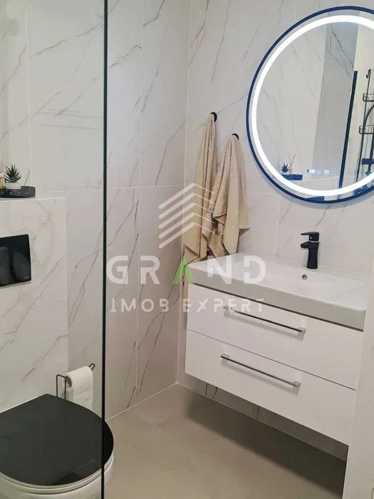 Oportunitate : Apartament 2 Camere | Balcon | Parcare | 60 MP | Floresti